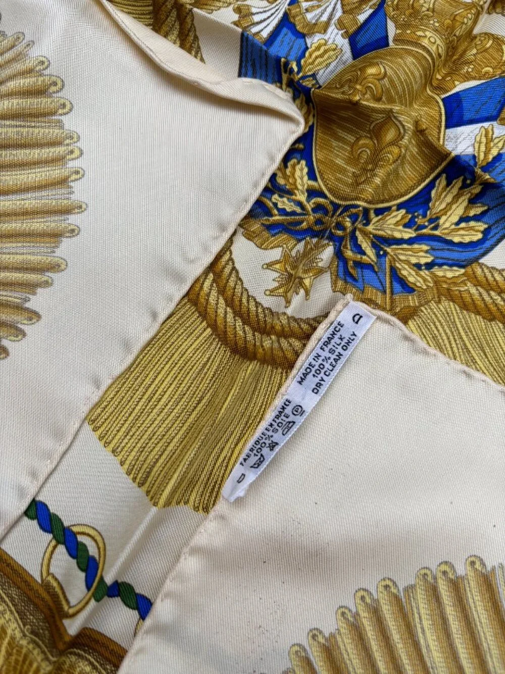 Auth Hermès Gold Poste et Cavalerie Silk Scarf 90 cm by Joachim Metz